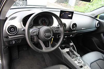 Audi A3 Sportback 1.5 TSI Design Navi, Xenon, AHK