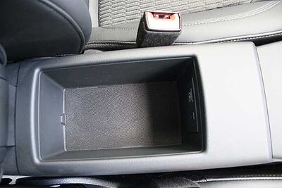 Audi A3 Sportback 1.5 TSI Design Navi, Xenon, AHK