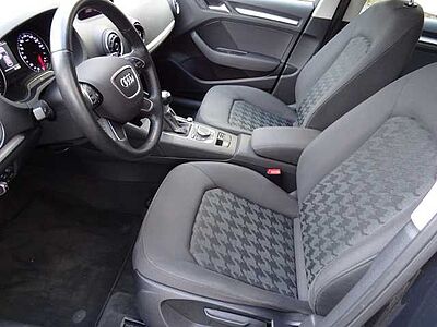 Audi A3 Sportback 1.2 TSI Attraction Parkhilfe,Sitzhz