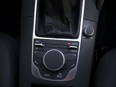 Audi A3 Sportback 1.2 TSI Attraction Parkhilfe,Sitzhz