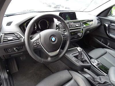 BMW 1er 118 Sport Line Leder, Navi, LED's