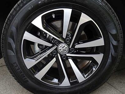 Volkswagen Tiguan 2.0 TDI DSG IQ.DRIVE 4Motion Pano