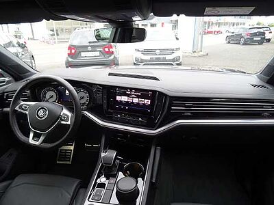 Volkswagen Touareg 3.0 TDI DSG 4Motion R-Line 21', Matrix