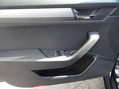 SKODA Superb 2.0 TDI DSG Style Pano, AHK, Kamera